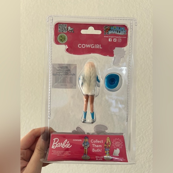 World’s Smallest Barbie Cowgirl Doll, Collectable- NWT - Picture 7 of 8